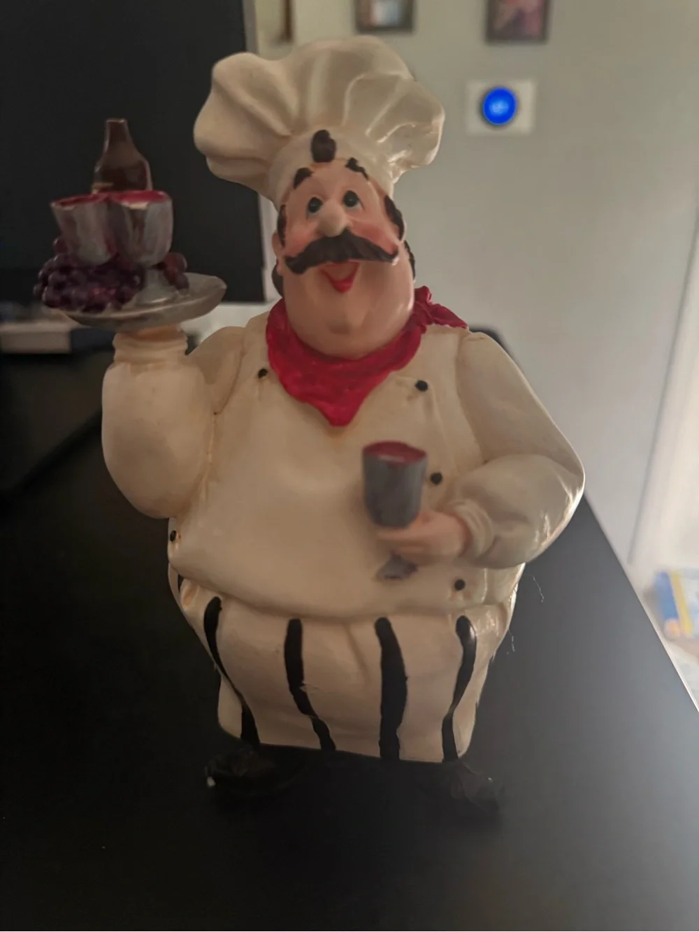 Set of 2 Vintage Style Chef Figurines Wine & Grapes Kitchen Bistro Decor Resin⁠